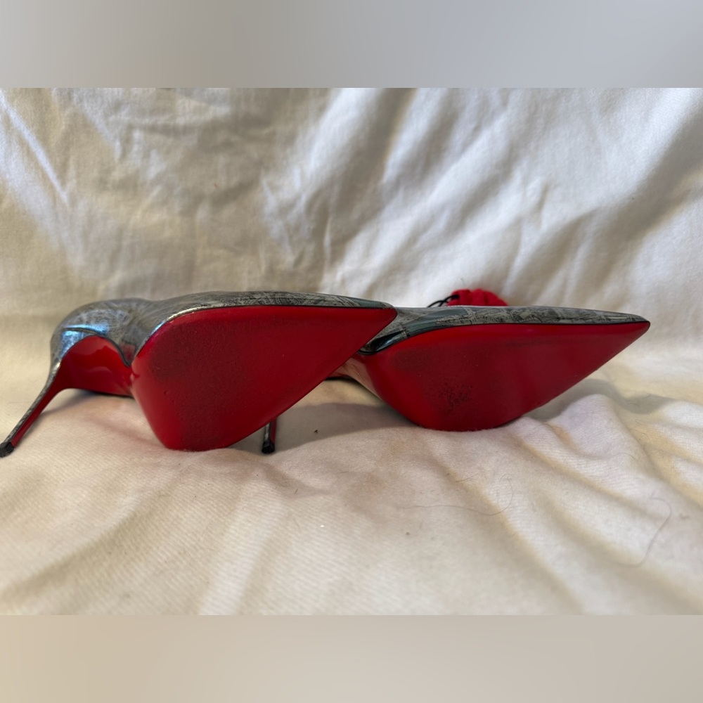 Louis Vuitton red bottom heels!✨👠 - Picture 4 of 5